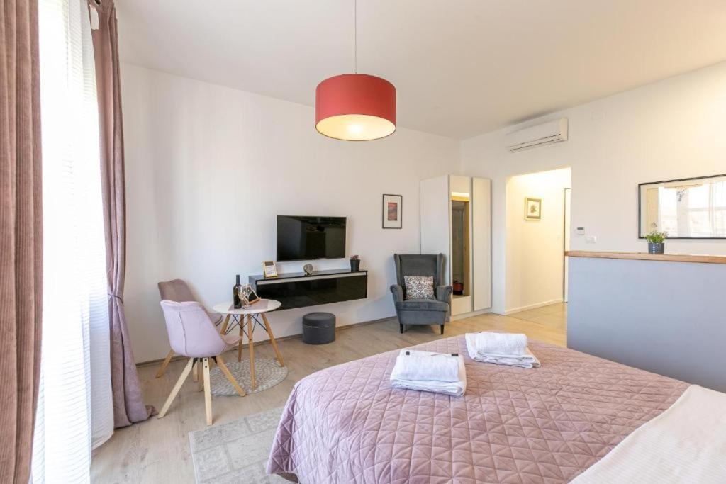 Polai Boutique Apartments With Free Parking Buitenkant foto